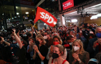 Εκλογές στη Γερμανία: Μάχη ψήφο - ψήφο CDU/CSU και SPD. Τρίτο κόμμα οι Πράσινοι