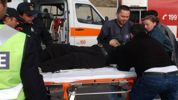 Θεσσαλονίκη: Ανατροπή ΙΧ στη Μουδανίων ⎯ Σοβαρά τραυματισμένος ο οδηγός