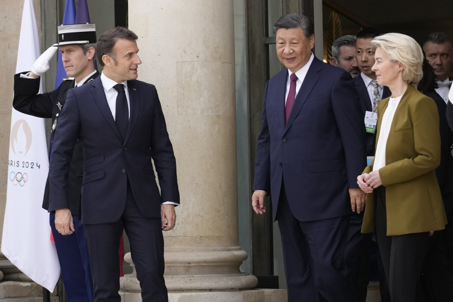 Μακρόν σε Σι: «Ευρώπη και Κίνα στην καμπή της ιστορίας» - Οι «σπόντες» από φον ντερ Λάιεν