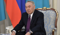 Καζακστάν: Από τα χρυσά αγάλματα στον ξεπεσμό - Η πορεία του Ναζαρμπάγιεφ