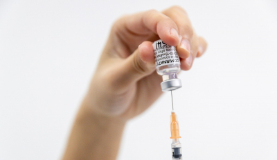 Μόσιαλος: Πόσο μας προστατεύουν τα εμβόλια κατά εισαγωγής σε ΜΕΘ και θανάτου