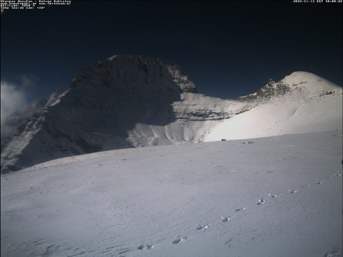 Χιόνισε για τα καλά στον Όλυμπο - Δείτε εικόνα με το βουνό στα λευκά