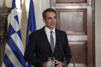 Οπισθεν ολοταχώς η κυβέρνηση και «βουτιά στο παρελθόν» με στόχο τον ΣΥΡΙΖΑ
