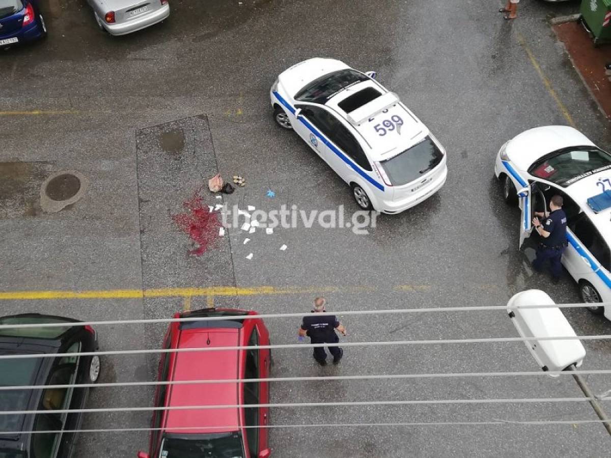 Θεσσαλονίκη: Άνδρας τραυμάτισε σοβαρά γυναίκα με τσεκούρι στη μέση του δρόμου