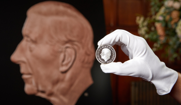 Βασιλιάς Κάρολος: Δείτε τα νέα νομίσματα με την εικόνα του - Η μεγάλη αλλαγή