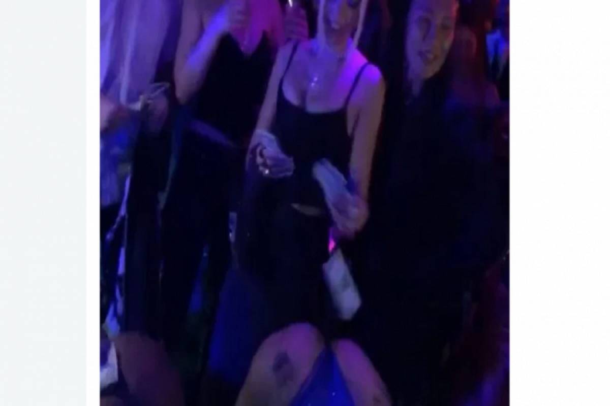 Η Dua Lipa διασκέδαζε σε strip club μετά τα βραβεία Grammy