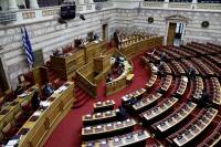LIVE ΕΙΚΟΝΑ: Η «μάχη» των αρχηγών στη Βουλή για τα μέτρα του κορονοϊού