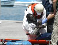 Τραγωδία: Πέθαναν μεσοπέλαγα από πείνα και δίψα - Άλλοι αυτοκτόνησαν, πέφτοντας στη θάλασσα