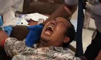 Χειρότερα και από μωρό: Ολόκληρος άνδρας ουρλιάζει για ένα εμβόλιο (Βίντεο)