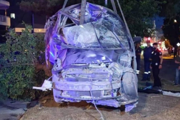 Τροχαίο - σοκ στο Χαλάνδρι: Νεκρός ο 18χρονος που καρφώθηκε με το όχημά του σε δέντρο