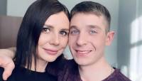 Ρωσίδα blogger ετοιμάζεται να παντρευτεί τον θετό της γιο