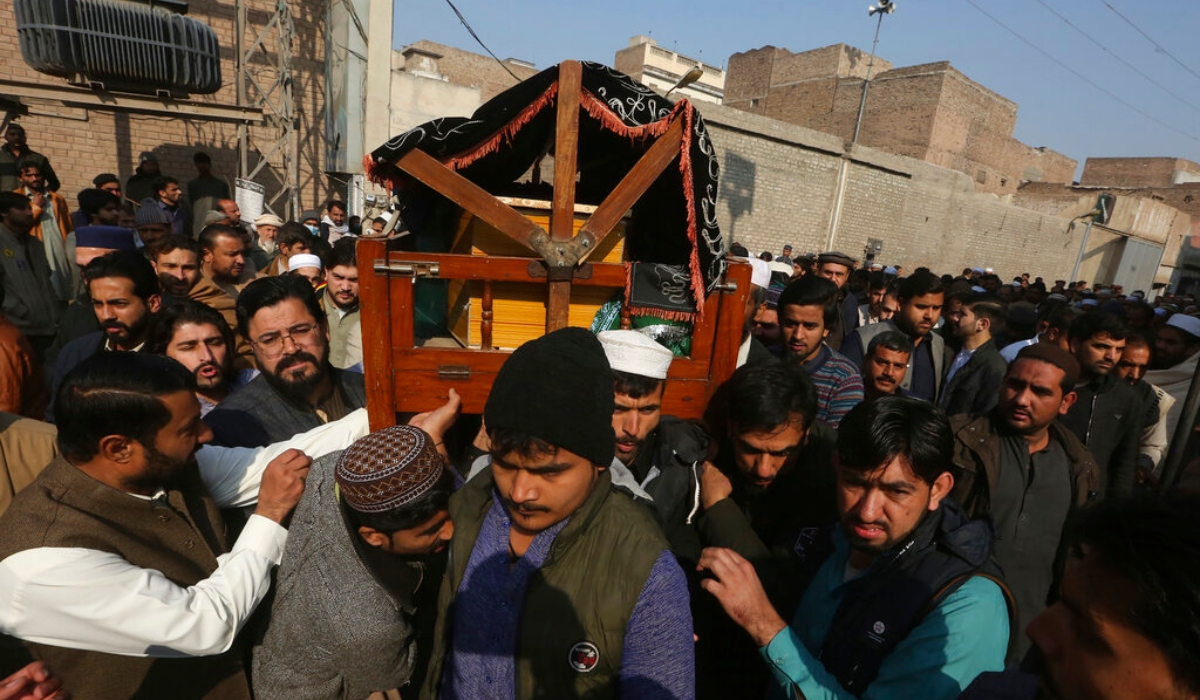 Πακιστάν: Ωμή παραδοχή για «έλλειψη ασφαλείας» μετά τη βομβιστική επίθεση - Στους 100 οι νεκροί