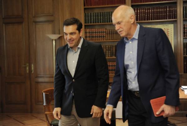 Πηγές ΣΥΡΙΖΑ για «δήθεν συναντήσεις» Τσίπρα με Παπανδρέου: Στόχος να μείνει το ΚΙΝΑΛ ουρά της ΝΔ