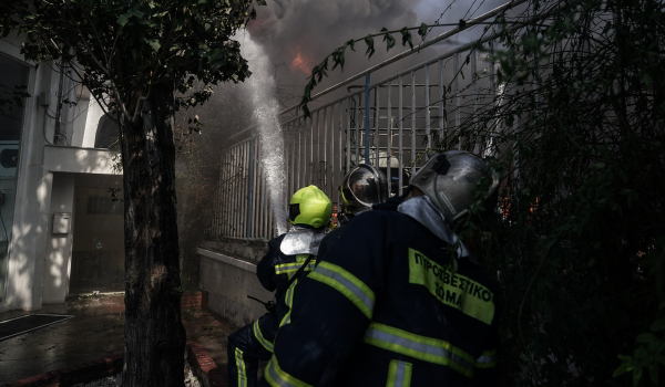 Τραγωδία στη Θεσσαλονίκη: Νεκρή ηλικιωμένη μετά από φωτιά στο σπίτι της