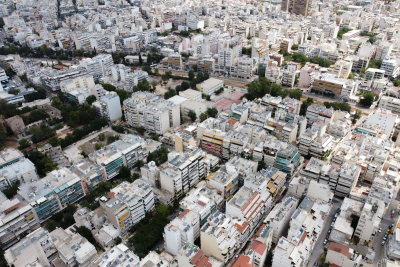 Δεκατρία χρόνια δουλειάς για ένα σπίτι 100 τ.μ - Πανάκριβη η αγορά κατοικίας στην Ελλάδα