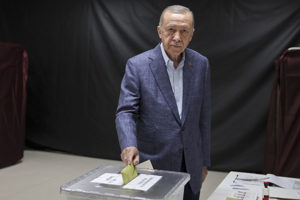 Εκλογές στην Τουρκία: Ψήφισαν ο Ταγίπ Ερντογάν και ο Κεμάλ Κιλιτσντάρογλου