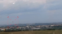 Αποκαλυπτικά βίντεο: Πώς «χτύπησε» η Χαμάς το Ισραήλ από στεριά και αέρα