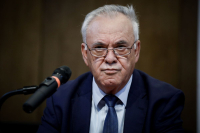 Παρέμβαση Δραγασάκη: Απειλείται η υπάρξη του ΣΥΡΙΖΑ - Να αποσυρθούν τα αιτήματα και οι απειλές διαγραφών