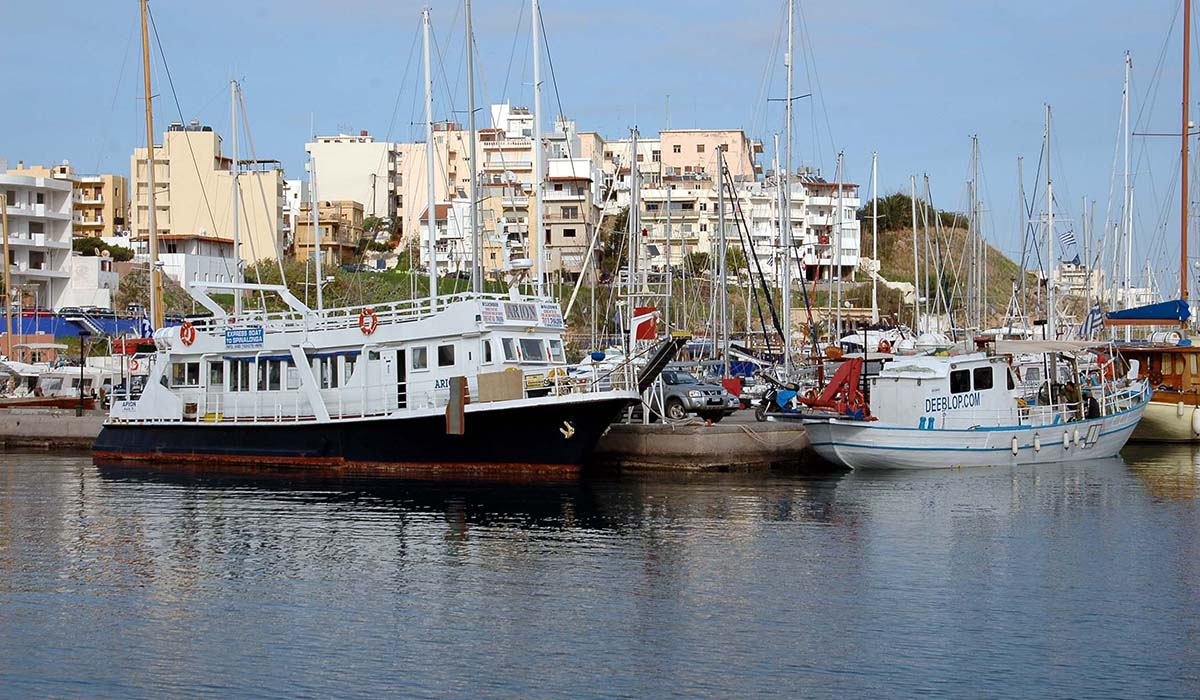 Κρήτη: Βουτιά θανάτου στο λιμάνι του Αγίου Νικολάου