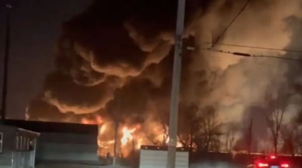 ΗΠΑ: Εκτροχιασμός αμαξοστοιχίας προκάλεσε μεγάλη πυρκαγιά στο Οχάιο