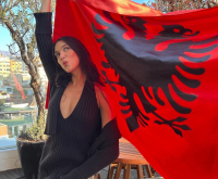 Περήφανη και με «χαρτιά» η Dua Lipa - Πήρε την αλβανική υπηκοότητα