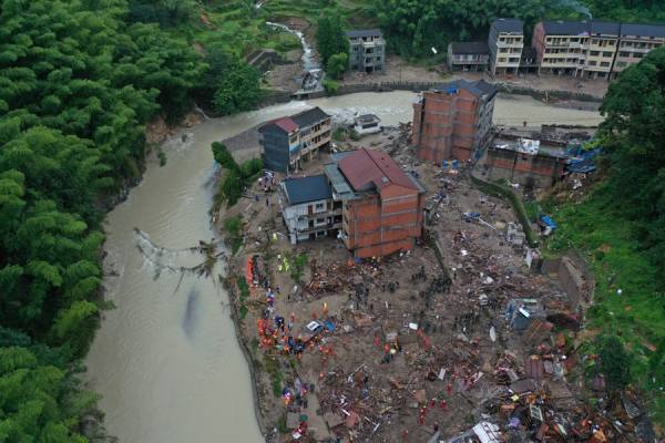 Κίνα: Τουλάχιστον 44 οι νεκροί από το διπλό πλήγμα του τυφώνα Λεκίμα