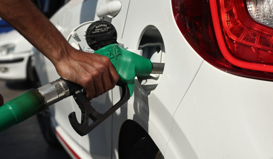 Βενζίνη: Έπεσε λίγο η τιμή - «Ψίχουλο το Fuel Pass»