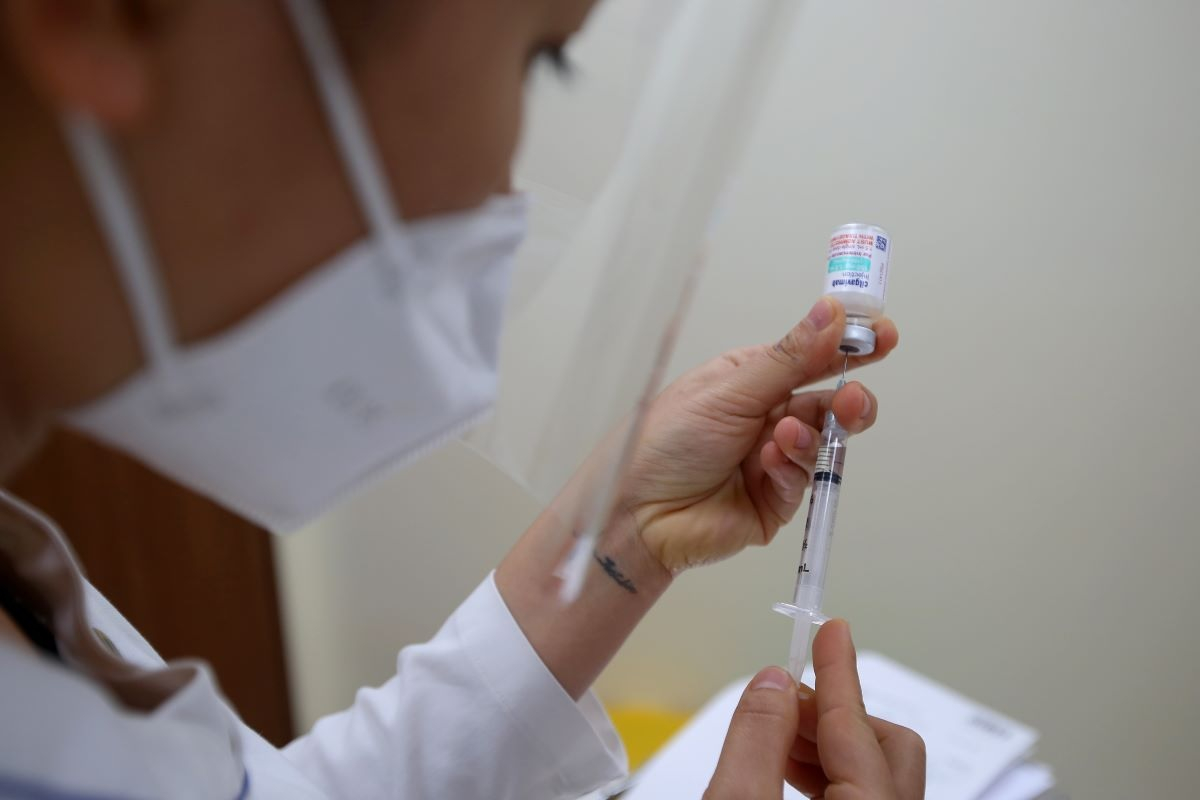 Κορονοϊός - Εμβόλιο για μεταλλάξεις Όμικρον 4, 5: «Πράσινο φως» σε Pfizer και Moderna