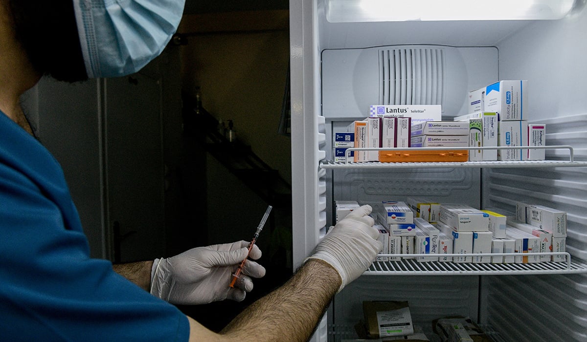 Χαλαρώνουν τα μέτρα κατά του κορονοϊού, ανακάμπτει η γρίπη – Ανησυχούν οι επιστήμονες