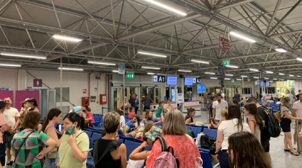 Ρώμη: Δεκάδες Έλληνες εγκλωβισμένοι στο αεροδρόμιο του «Τσιαμπίνο»