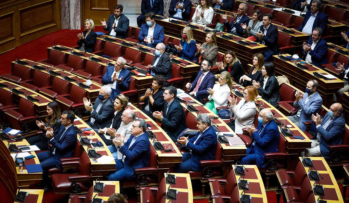 ΣΥΡΙΖΑ: Τροπολογία για «την επαναφορά των μετοχών των ΕΥΔΑΠ και ΕΥΑΘ στο Δημόσιο»