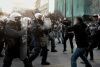 Κέντρο Αθήνας: Ένταση με χημικά και χρήση αύρας στην πορεία για τον Κουφοντίνα