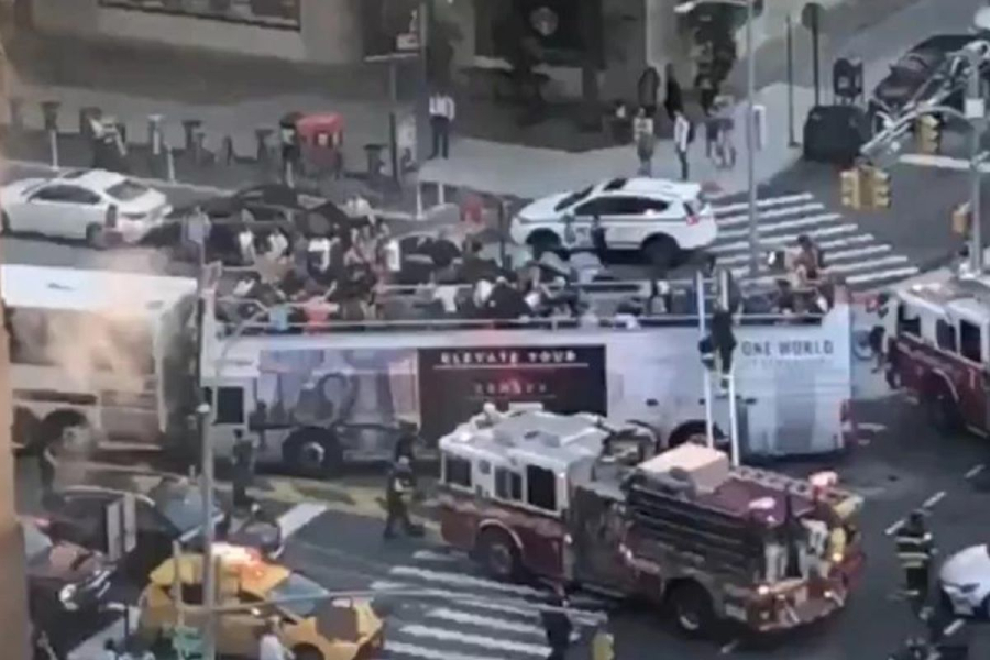 Μανχάταν: Σύγκρουση λεωφορείων με πολλούς τραυματίες (Εικόνες)