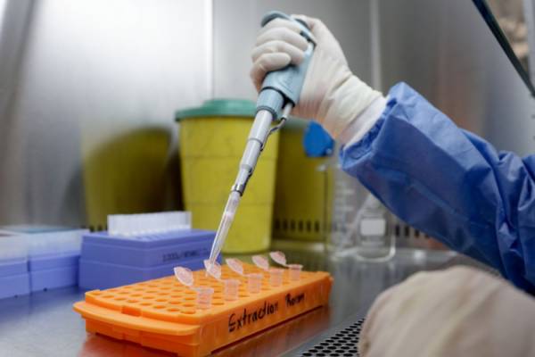 Εμβόλιο Οξφόρδης: «Εντός του έτους» τα αποτελέσματα των δοκιμών