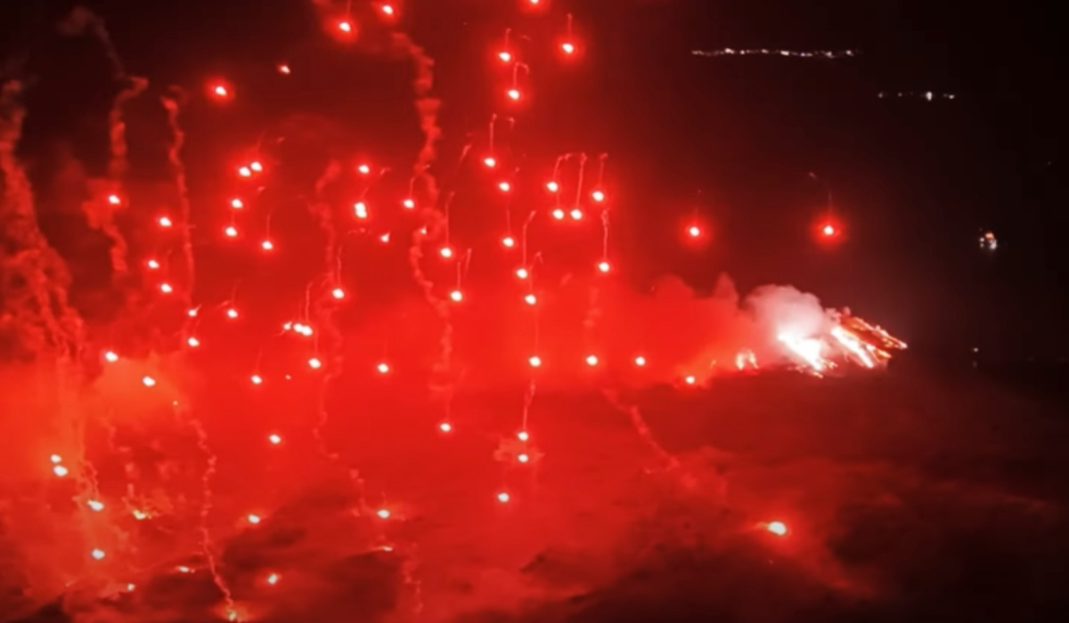Έκρηξη στο ηφαίστειο της Σαντορίνης: Δείτε τη φαντασμαγορική αναπαράσταση (Βίντεο drone)