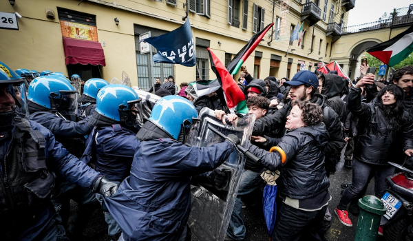 Χαμός στο Τορίνο: Επεισόδια σε διαδήλωση φοιτητών υπέρ της Παλαιστίνης - Έξι τραυματίες (Βίντεο)