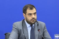 Παύλος Μαρινάκης: «Καμία διακοπή ρεύματος στους αγρότες» – Τι είπε για τον ειδικό φόρο κατανάλωσης