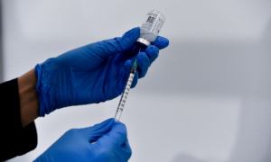 Θρόμβωση και εμβολιασμός: Η πραγματική στατιστική και η παραπληροφόρηση που σκοτώνει