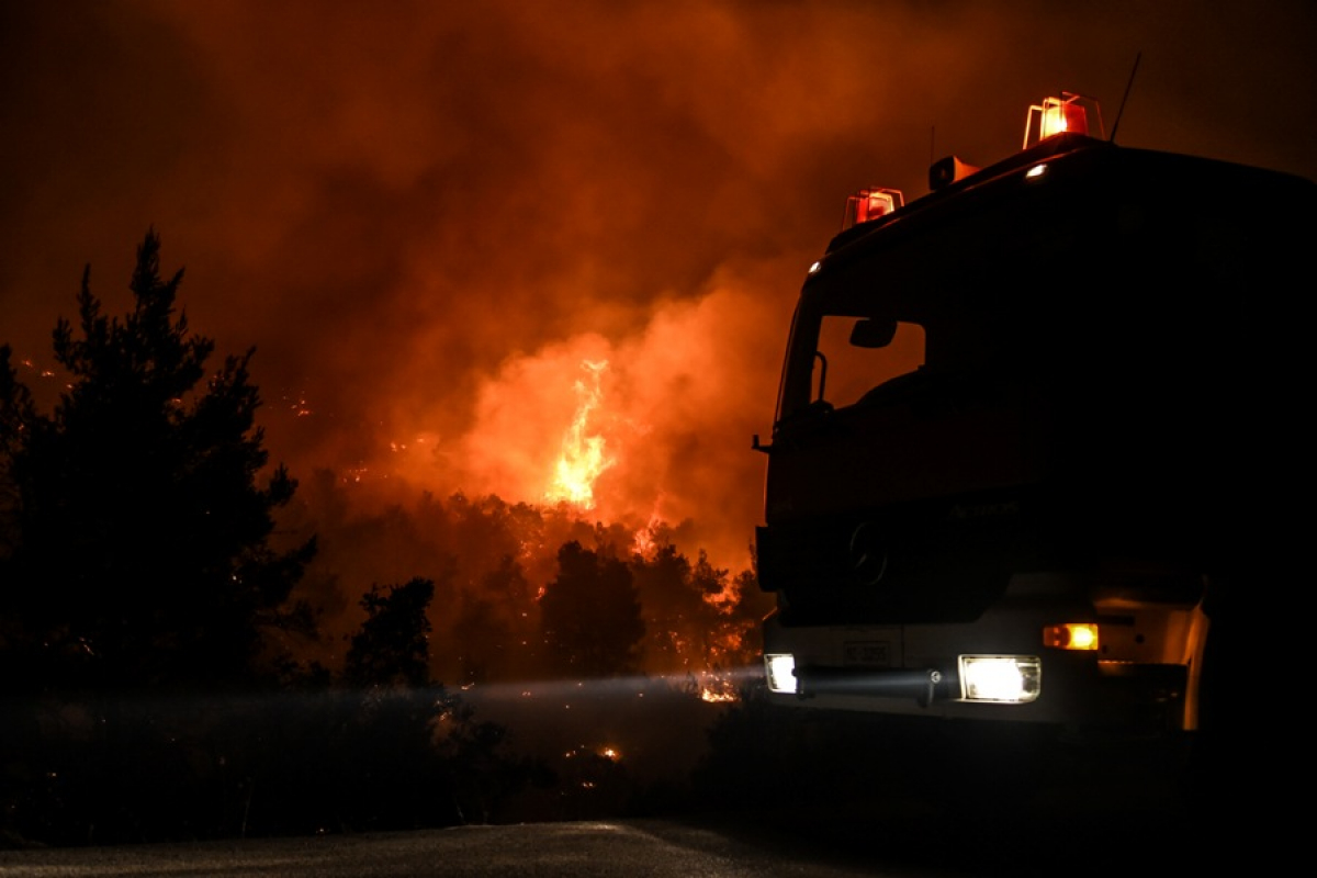 Φωτιά στην Εύβοια: Πλάι σε Σκεπαστή και Κουρκουλούς οι φλόγες - Εγκλωβισμένοι κάτοικοι