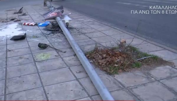 Τραγωδία στη Θεσσαλονίκη: Αυτοκίνητο καρφώθηκε σε πινακίδα - Ένας νεκρός και ένας τραυματίας