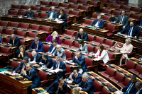 Ερώτηση ΣΥΡΙΖΑ στη Βουλή για «Μαφία» εφοριακών με σύνδεσμο στο Μαξίμου