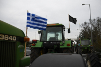 Οι αγρότες ζεσταίνουν τα τρακτέρ και κατεβαίνουν στην Αθήνα για το συλλαλητήριο της Δευτέρας