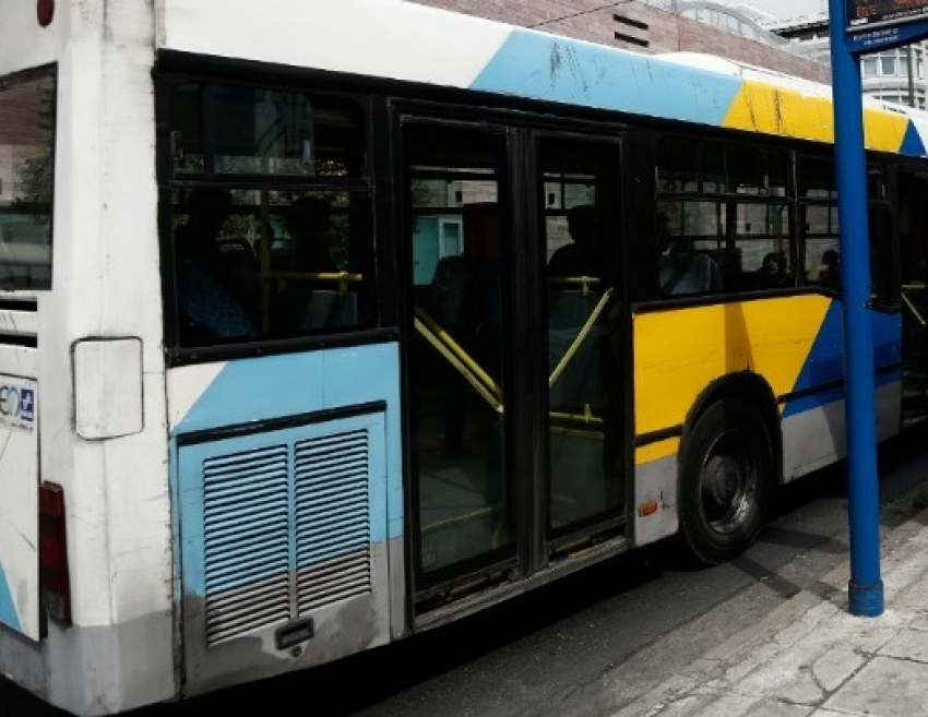 Θεσσαλονίκη: Τράβηξαν μαχαίρι και τον λήστεψαν μέσα σε λεωφορείο του ΟΑΣΘ