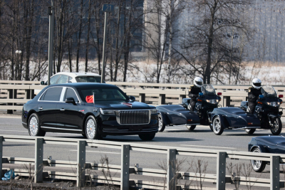 Hongqi: Αυτό είναι το πεντάμετρο «beast» αυτοκίνητο του Σι Τζινπίνγκ που παίρνει πάντα μαζί του