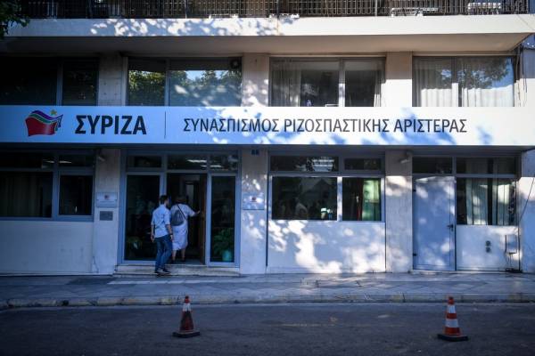 Στην αντεπίθεση ο ΣΥΡΙΖΑ -Τι αναφέρουν πηγές της Κουμουνδούρου στις κατηγορίες περί «σύμπλευσης με τη Χρυσή Αυγή
