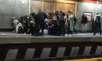 Πανικός στο Ιράν: Αστυνομικοί άνοιξαν πυρ κατά γυναικών στο μετρό της Τεχεράνης