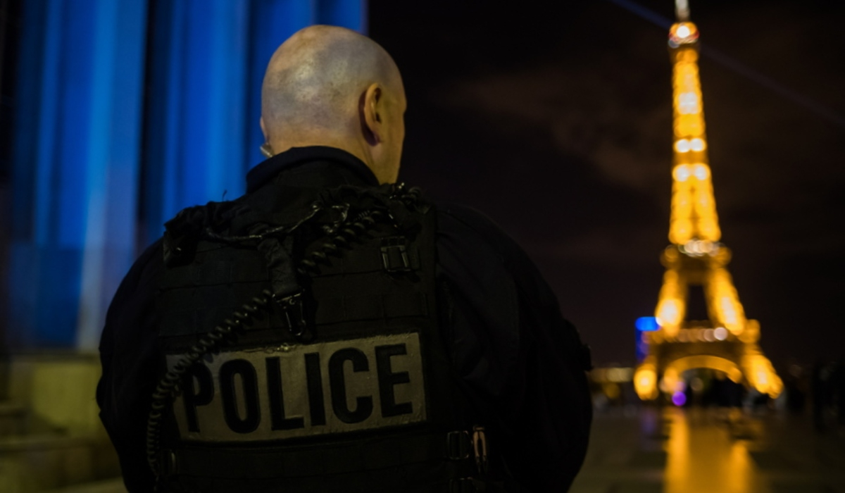 Γαλλία: Χειροπέδες σε δύο άτομα που φέρεται να σχεδίαζαν επιθέσεις με μαχαίρια