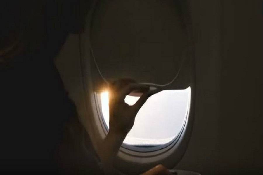 Απίστευτος καβγάς σε αεροπλάνο για το παράθυρο