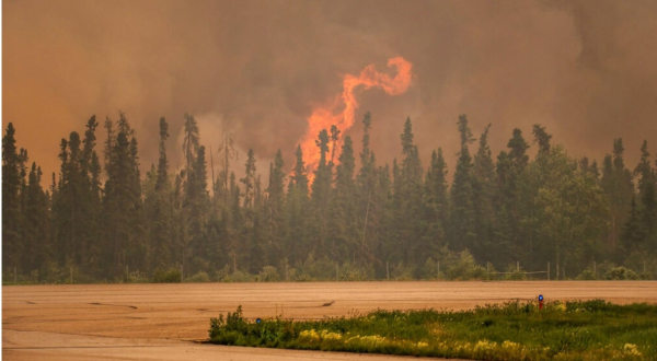 Καναδάς: Μια άλλη πόλη των Βορειοδυτικών Εδαφών απειλείται από τις πυρκαγιές