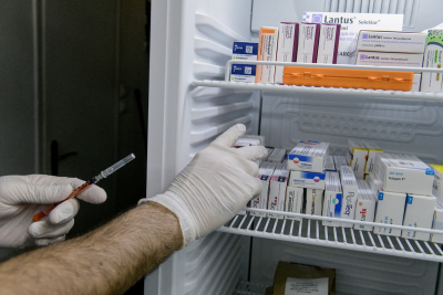 Εμβόλιο γρίπης: «Πράσινο φως» από Γραβάνη για τον εμβολιασμό των νέων